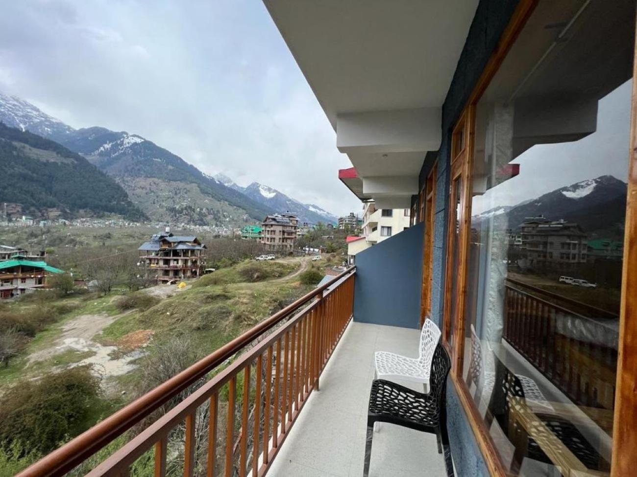 Hotel Sakura Palace Manāli Exterior foto